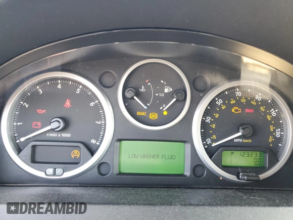 2008 Land Rover LR3 SE with VIN SALAE25498A446871, listed as a Copart auction lot 57515355 with 123,233 mi miles and Clean Title. Bid and sale history available at DreamBid. Image 9.