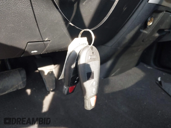 2017 Ram 1500 SLT z VIN 1C6RR7GG2HS583512, wystawiony jako IAAI lot #42492196 z przebiegiem 118 417 mil mil oraz . Historia ofert i sprzedaży dostępna na DreamBid. Obrazek 11.