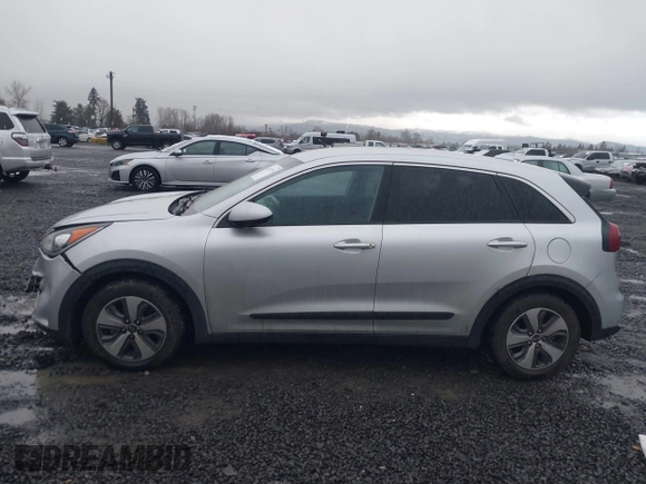 2017 Kia Niro LX with VIN KNDCB3LC7H5055073, listed as a IAAI auction lot 41517938 with 134,586 mi miles. Bid and sale history available at carsss.com. Image 15.