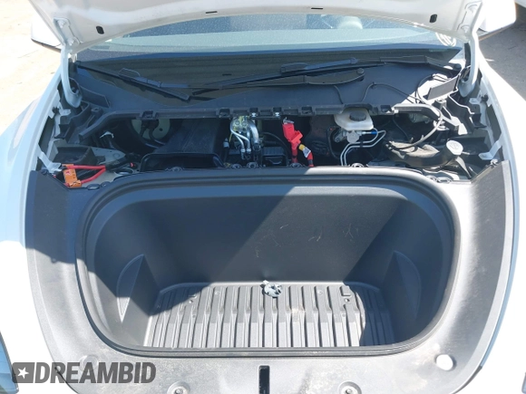 2024 Tesla Model Y с VIN 7SAYGDED8RF211112, выставлен на аукционе IAAI как лот 42176000 с пробегом 16 677 миль миль и . История ставок и продаж доступна на DreamBid. Изображение 10.