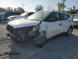 2023 Nissan Kicks S z VIN 3N1CP5BV0PL551396, wystawiony jako Copart lot #55051545 z przebiegiem 11 677 mil mil oraz Nie do naprawy • Non repairable. Historia ofert i sprzedaży dostępna na DreamBid. Obrazek 1.