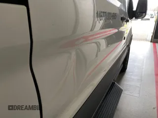 2017 Ford Transit z VIN 1FTYR2CM7HKA34715, wystawiony jako IAAI lot #42830885 z przebiegiem 300 799 mil mil oraz . Historia ofert i sprzedaży dostępna na DreamBid. Obrazek 36.