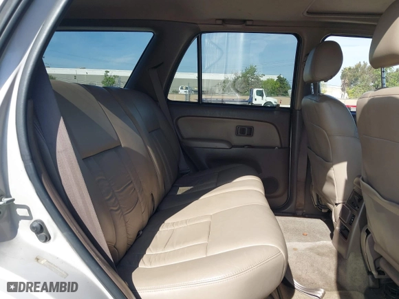 1997 Toyota 4Runner Limited with VIN JT3GN87RXV0024918, listed as a IAAI auction lot 42032378 with 173,784 mi miles. Bid and sale history available at carsss.com. Image 8.