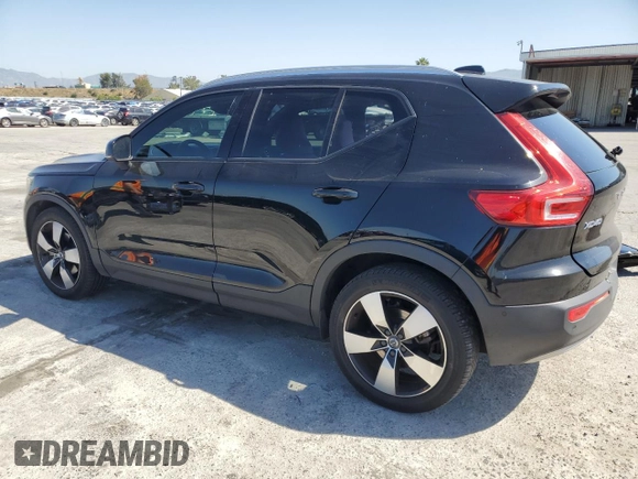 2019 Volvo XC40 Momentum z VIN YV4162UK3K2110085, wystawiony jako Copart lot #54075235 z przebiegiem 32 305 mil mil oraz Szkoda całkowita • Salvage title. Historia ofert i sprzedaży dostępna na DreamBid. Obrazek 2.