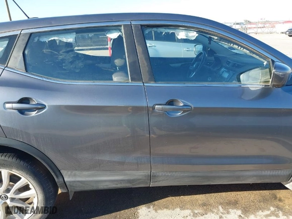 2020 Nissan Rogue Sport S with VIN JN1BJ1CW0LW640872, listed as a IAAI auction lot 41488539 with 45,660 mi miles. Bid and sale history available at carsss.com. Image 13.