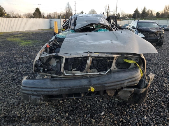 2003 Chevrolet Tracker ZR2 z VIN 2CNBJ734736913357, wystawiony jako Copart lot #86546884 z przebiegiem Nie podano mil oraz Nie do naprawy • Non repairable. Historia ofert i sprzedaży dostępna na DreamBid. Obrazek 5.
