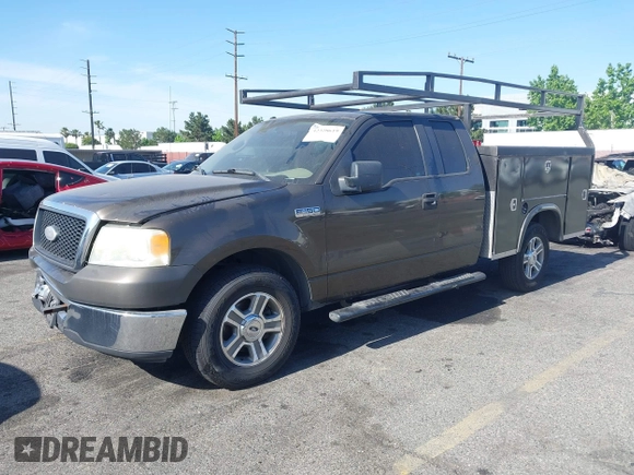2008 Ford F-150 XL z VIN 1FTPX125X8KC77697, wystawiony jako IAAI lot #42328619 z przebiegiem 178 574 mil mil oraz . Historia ofert i sprzedaży dostępna na DreamBid. Obrazek 2.
