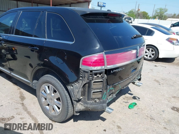 2008 Lincoln MKX z VIN 2LMDU68C08BJ33214, wystawiony jako IAAI lot #41864680 z przebiegiem 118 779 mil mil oraz . Historia ofert i sprzedaży dostępna na DreamBid. Obrazek 6.