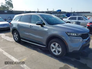 2021 Kia Sorento LX z VIN 5XYRGDLC2MG038877, wystawiony jako IAAI lot #42150302 z przebiegiem 41 222 mil mil oraz . Historia ofert i sprzedaży dostępna na DreamBid. Obrazek 1.