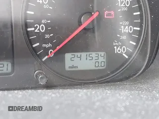 2002 Volkswagen EuroVan с VIN WV2KB47082H014282, выставлен на аукционе IAAI как лот 41940848 с пробегом 241 534 миль миль и . История ставок и продаж доступна на DreamBid. Изображение 7.