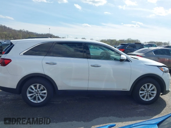 2020 Kia Sorento LX with VIN 5XYPGDA55LG613631, listed as a IAAI auction lot 41883791 with 107,759 mi miles and . Bid and sale history available at carsss.com. Image 13.