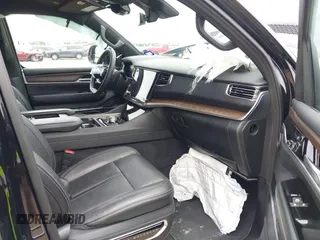 2024 Jeep Grand Wagoneer with VIN 1C4SJSEP3RS109884, listed as a IAAI auction lot 42603585 with 43,344 mi miles and . Bid and sale history available at DreamBid. Image 5.