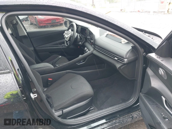 2024 Hyundai Elantra SE с VIN KMHLL4DG3RU829049, выставлен на аукционе IAAI как лот 42102549 с пробегом 12 021 миль миль и . История ставок и продаж доступна на DreamBid. Изображение 5.