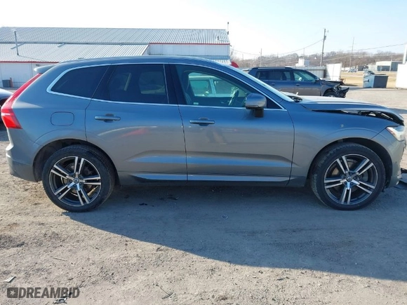 2019 Volvo XC60 Momentum with VIN LYVA22RK0KB306636, listed as a IAAI auction lot 41539565 with 66,610 mi miles. Bid and sale history available at carsss.com. Image 13.