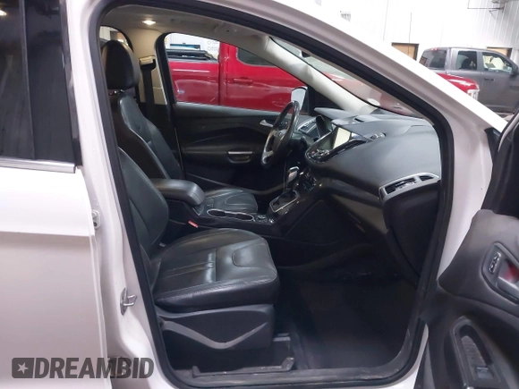 2013 Ford Escape Titanium с VIN 1FMCU9J96DUD54201, выставлен на аукционе IAAI как лот 42075287 с пробегом 147 923 миль миль и . История ставок и продаж доступна на DreamBid. Изображение 5.