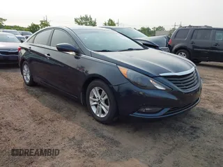 2013 Hyundai Sonata GLS z VIN 5NPEB4AC3DH631043, wystawiony jako IAAI lot #42410119 z przebiegiem 84 578 mil mil oraz . Historia ofert i sprzedaży dostępna na DreamBid. Obrazek 1.