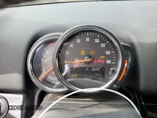 2020 MINI Countryman Cooper S with VIN WMZYX1C06L3L48761, listed as a Copart auction lot 68270454 with 23,940 mi miles and Salvage Title. Bid and sale history available at carsss.com. Image 9.