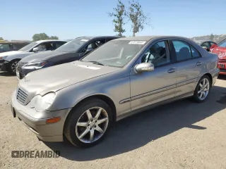 2003 Mercedes-Benz C 320 z VIN WDBRF64J93F379284, wystawiony jako Copart lot #57079644 z przebiegiem 124 088 mil mil oraz Szkoda całkowita • Salvage title. Historia ofert i sprzedaży dostępna na DreamBid. Obrazek 1.