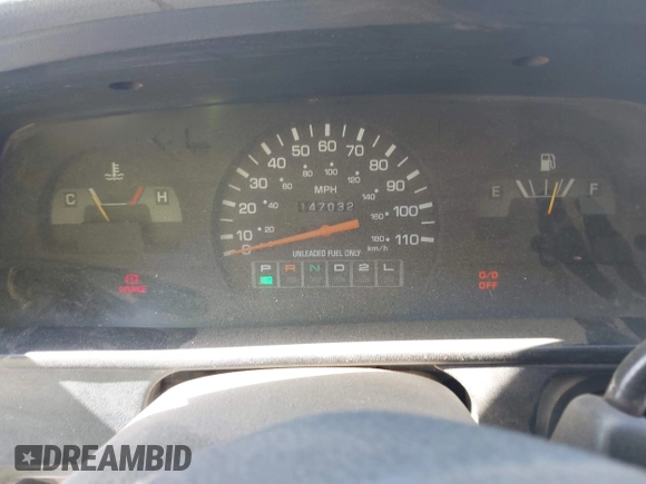 1992 Toyota Pickup DLX z VIN JT4RN82P8N5056666, wystawiony jako IAAI lot #42320829 z przebiegiem 147 032 mil mil oraz . Historia ofert i sprzedaży dostępna na DreamBid. Obrazek 7.
