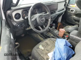 2024 Jeep Wrangler Sport S z VIN 1C4PJXAN9RW136328, wystawiony jako Copart lot #73871304 z przebiegiem Nie podano mil oraz Nie do naprawy • Non repairable. Historia ofert i sprzedaży dostępna na DreamBid. Obrazek 8.