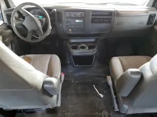 2006 GMC Savana Cargo Van with VIN 1GTGG25U461165716, listed as a Copart auction lot 86344194 with 115,966 mi miles and Salvage Title. Bid and sale history available at carsss.com. Image 8.