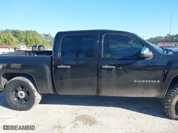 2008 Chevrolet Silverado 1500 LT w/1LT with VIN 2GCEK13M481187828, listed as a IAAI auction lot 41444161 with 264,592 mi miles. Bid and sale history available at carsss.com. Image 12.