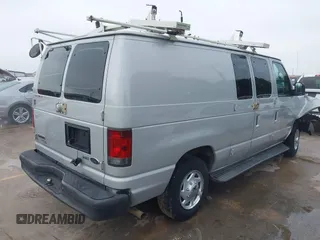 2009 Ford Econoline Cargo Commercial z VIN 1FTNE14W29DA56023, wystawiony jako IAAI lot #42362663 z przebiegiem 211 326 mil mil oraz . Historia ofert i sprzedaży dostępna na DreamBid. Obrazek 4.