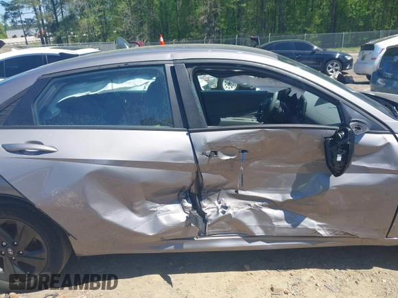 2022 Hyundai Elantra SEL with VIN KMHLM4AGXNU283362, listed as a IAAI auction lot 41981190 with 23,575 mi miles and . Bid and sale history available at DreamBid. Image 13.