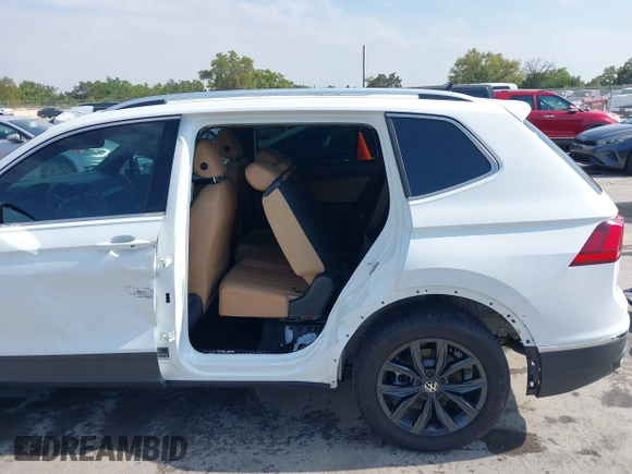 2024 Volkswagen Tiguan SE with VIN 3VVNB7AX2RM140292, listed as a IAAI auction lot 41899150 with 3,171 mi miles and . Bid and sale history available at DreamBid. Image 6.