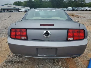 2006 Ford Mustang GT Deluxe z VIN 1ZVFT82H665215104, wystawiony jako Copart lot #51335245 z przebiegiem 202 407 mil mil oraz Szkoda całkowita • Salvage title. Historia ofert i sprzedaży dostępna na DreamBid. Obrazek 6.