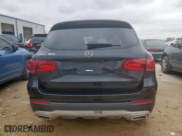 2022 Mercedes-Benz GLC 300 with VIN W1N0G8DBXNG114598, listed as a Copart auction lot 55828375 with 32,978 mi miles and Salvage title. Bid and sale history available at DreamBid. Image 6.