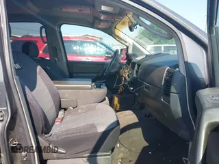 2004 Nissan Titan SE z VIN 1N6AA07A64N548266, wystawiony jako IAAI lot #42596026 z przebiegiem 204 226 mil mil oraz . Historia ofert i sprzedaży dostępna na DreamBid. Obrazek 5.