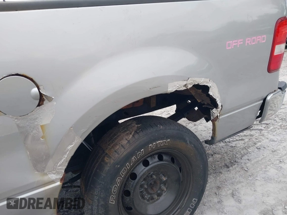 2004 Ford F-150 XL z VIN 1FTRF14504NA05239, wystawiony jako IAAI lot #41272950 z przebiegiem Nie podano mil oraz . Historia ofert i sprzedaży dostępna na DreamBid. Obrazek 6.
