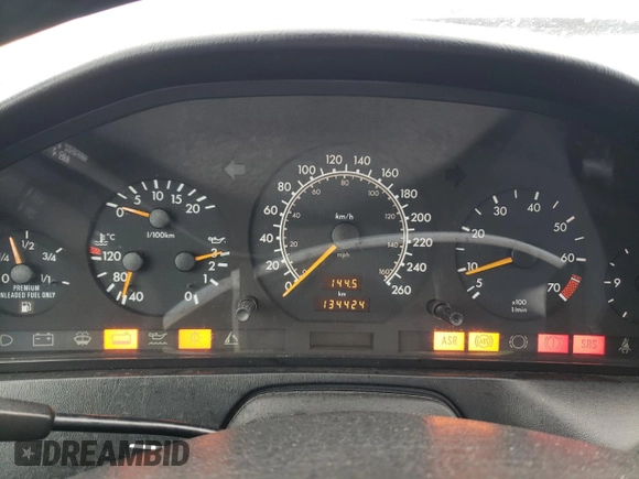 1997 Mercedes-Benz SL 500 z VIN WDBFA63F5VF145337, wystawiony jako Copart lot #79991204 z przebiegiem 134 424 mil mil oraz Szkoda całkowita • Salvage title. Historia ofert i sprzedaży dostępna na DreamBid. Obrazek 9.