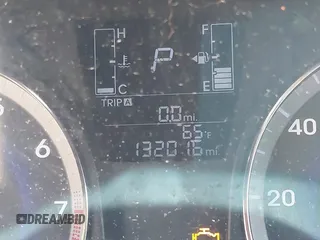 2017 Hyundai Accent SE z VIN KMHCT4AE8HU321550, wystawiony jako IAAI lot #41938309 z przebiegiem 132 016 mil mil oraz . Historia ofert i sprzedaży dostępna na DreamBid. Obrazek 7.