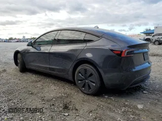 2024 Tesla Model 3 z VIN 5YJ3E1EA7RF826476, wystawiony jako Copart lot #80184564 z przebiegiem 2963 mil mil oraz Szkody całkowita. Historia ofert i sprzedaży dostępna na DreamBid. Obrazek 2.