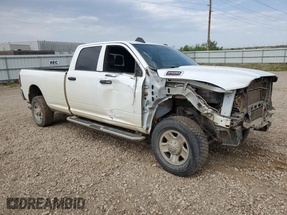 2023 Ram 2500 Tradesman z VIN 3C6UR5HJ6PG500730, wystawiony jako Copart lot #57287255 z przebiegiem 124 467 mil mil oraz Szkoda całkowita • Salvage title. Historia ofert i sprzedaży dostępna na DreamBid. Obrazek 4.