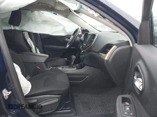2016 Jeep Cherokee Latitude with VIN 1C4PJMCS1GW255876, listed as a IAAI auction lot 41775711 with 117,519 mi miles. Bid and sale history available at carsss.com. Image 5.