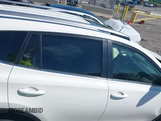 2018 Toyota RAV4 XLE с VIN JTMWFREV9JJ742409, выставлен на аукционе IAAI как лот 42307225 с пробегом 60 738 миль миль и . История ставок и продаж доступна на DreamBid. Изображение 14.
