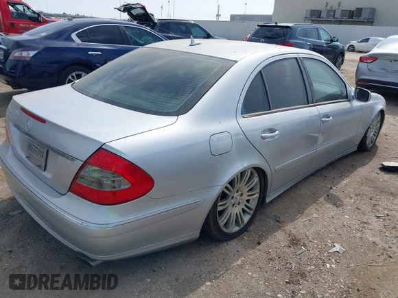 2007 Mercedes-Benz E 550 with VIN WDBUF72X87B102677, listed as a IAAI auction lot 41583518 with Not Provided miles and . Bid and sale history available at DreamBid. Image 4.