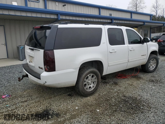 2014 GMC Yukon XL SLT with VIN 1GKS1KE07ER150544, listed as a Copart auction lot 88395425 with 223,209 mi miles and Salvage Title. Bid and sale history available at carsss.com. Image 3.