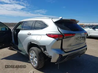 2021 Toyota Highlander Limited z VIN 5TDYZRAHXMS081464, wystawiony jako IAAI lot #41631810 z przebiegiem 61 446 mil mil oraz . Historia ofert i sprzedaży dostępna na DreamBid. Obrazek 6.