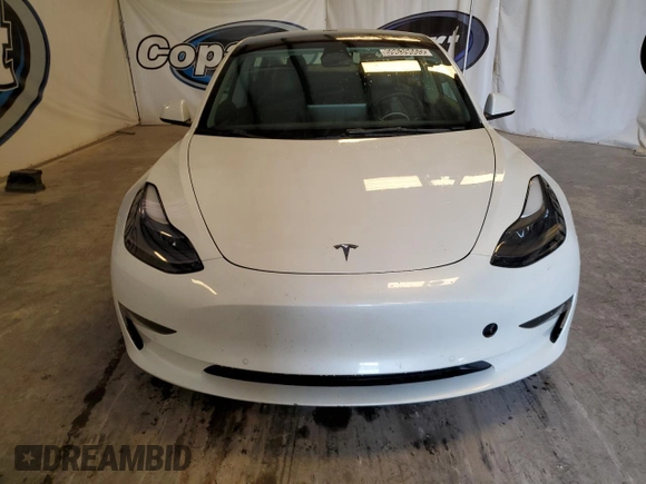 2022 Tesla Model 3 z VIN 5YJ3E1EA1NF371389, wystawiony jako Copart lot #59639665 z przebiegiem 84 719 mil mil oraz Czysty tytuł • Clean title. Historia ofert i sprzedaży dostępna na DreamBid. Obrazek 5.