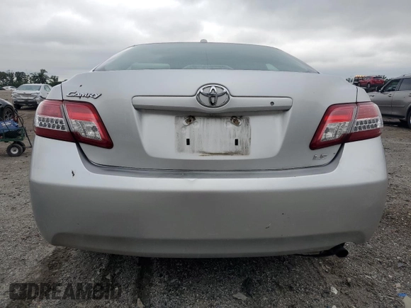 2010 Toyota Camry z VIN 4T1BF3EK1AU019732, wystawiony jako Copart lot #58469755 z przebiegiem 214 898 mil mil oraz Czysty tytuł • Clean title. Historia ofert i sprzedaży dostępna na DreamBid. Obrazek 6.