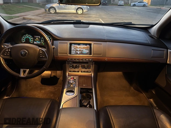 2015 Jaguar XF T Premium with VIN SAJWA0FS9FPU77950, listed as a Copart auction lot 55866875 with 93,149 mi miles and Clean Title. Bid and sale history available at DreamBid. Image 9.