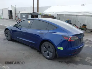 2023 Tesla Model 3 z VIN 5YJ3E1EA0PF481160, wystawiony jako IAAI lot #42704086 z przebiegiem 23 308 mil mil oraz . Historia ofert i sprzedaży dostępna na DreamBid. Obrazek 3.