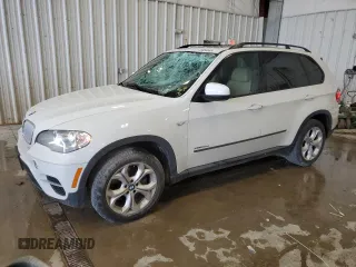 2013 BMW X5 xDrive35d z VIN 5UXZW0C52D0B91134, wystawiony jako Copart lot #58850695 z przebiegiem 102 660 mil mil oraz Nie do naprawy • Non repairable. Historia ofert i sprzedaży dostępna na DreamBid. Obrazek 1.