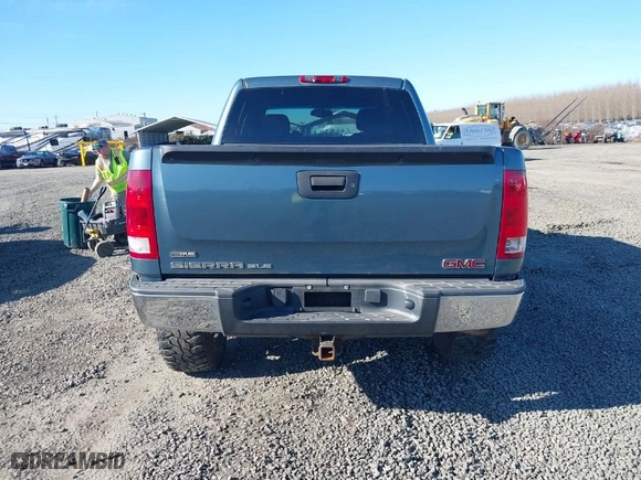 2009 GMC Sierra 1500 Work Truck with VIN 3GTEK13389G192899, listed as a IAAI auction lot 41674284 with 181,213 mi miles. Bid and sale history available at carsss.com. Image 16.