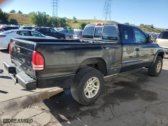 2000 Dodge Dakota Sport with VIN 1B7GG22N7YS631407, listed as a Copart auction lot 68142074 with 276,475 mi miles and Salvage Title. Bid and sale history available at carsss.com. Image 3.