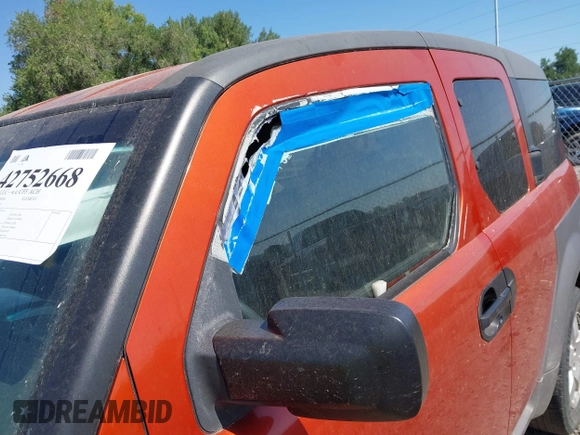 2004 Honda Element EX with VIN 5J6YH27614L023075, listed as a IAAI auction lot 42752668 with 259,725 mi miles and . Bid and sale history available at DreamBid. Image 12.